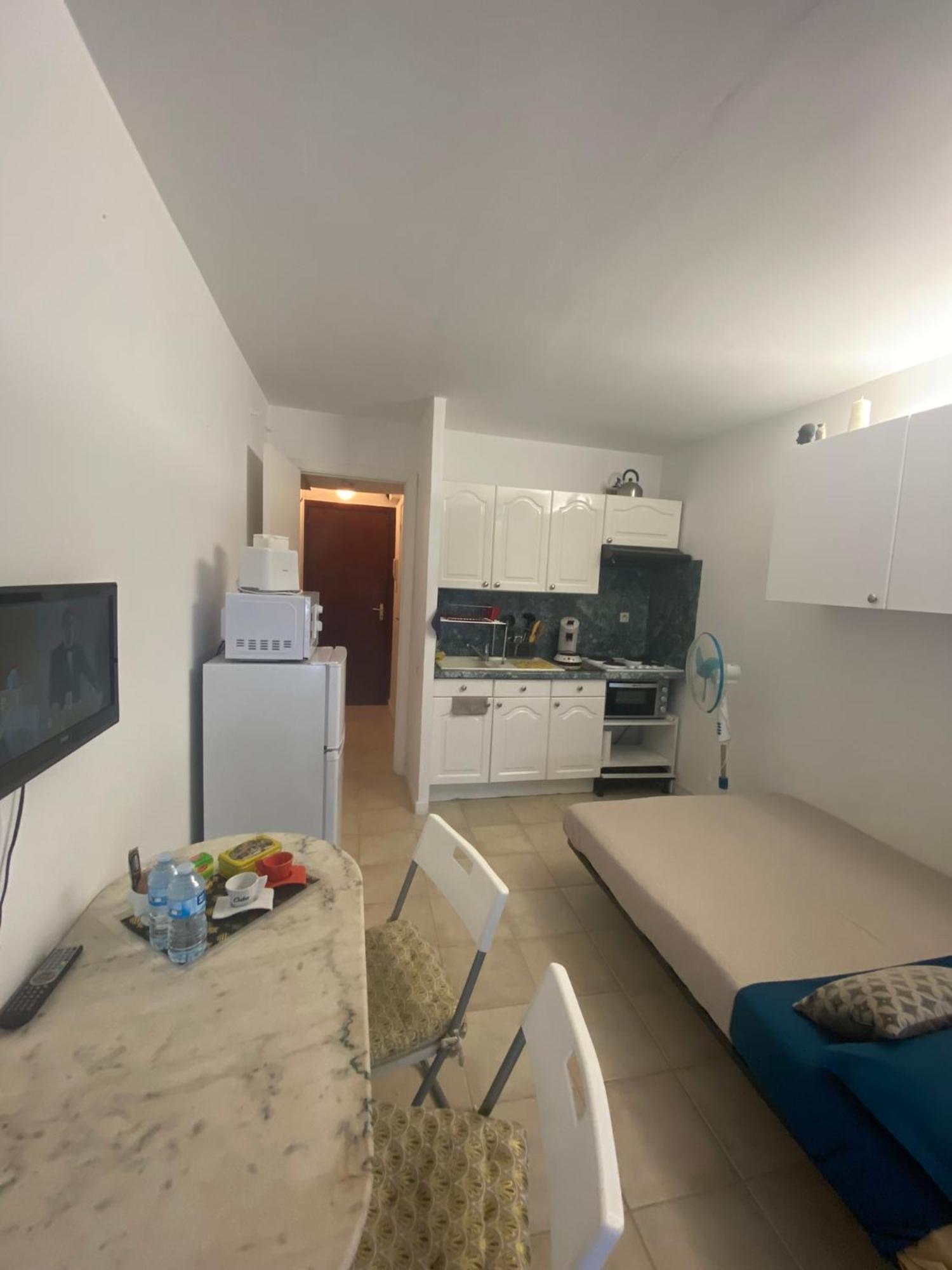 Joli Studio Neuf Av Terrasse A 50 M De La Mer Et Gare Рокбрюн-Кап-Мартин Екстериор снимка