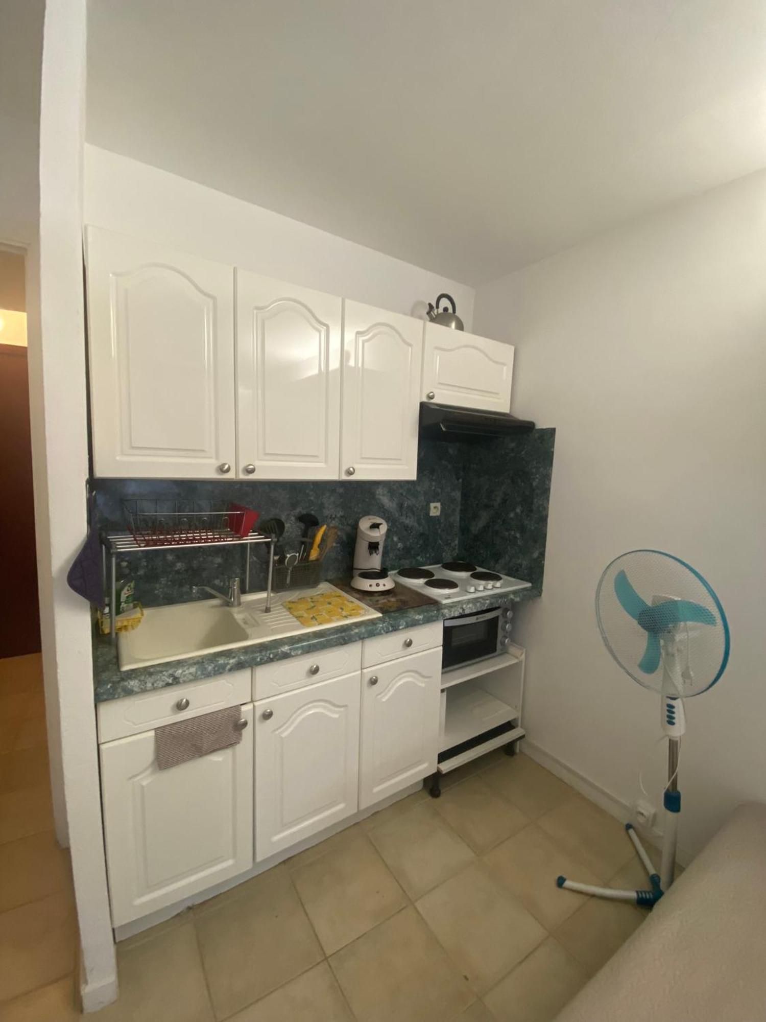 Joli Studio Neuf Av Terrasse A 50 M De La Mer Et Gare Рокбрюн-Кап-Мартин Екстериор снимка